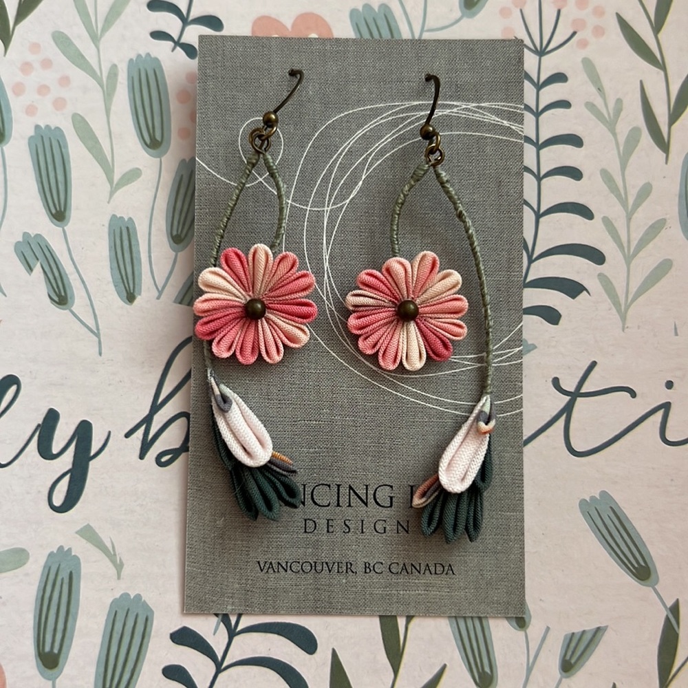DANCING LEAF DESIGN Handmade Fabric Earrings - Picture 2 of 5